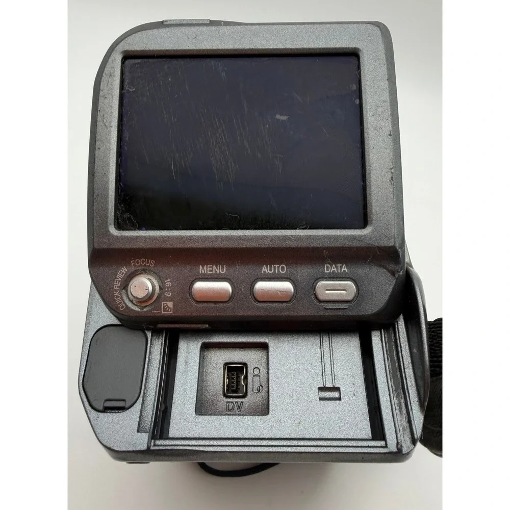 JVC GR-DA30U Digital Video‎ Camera MiniDV Camcorder 30x Optical Zoom Silver